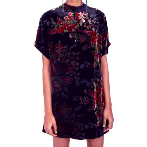 Zara Dresses & Skirts - Zara high neck velvet floral mini dress xs